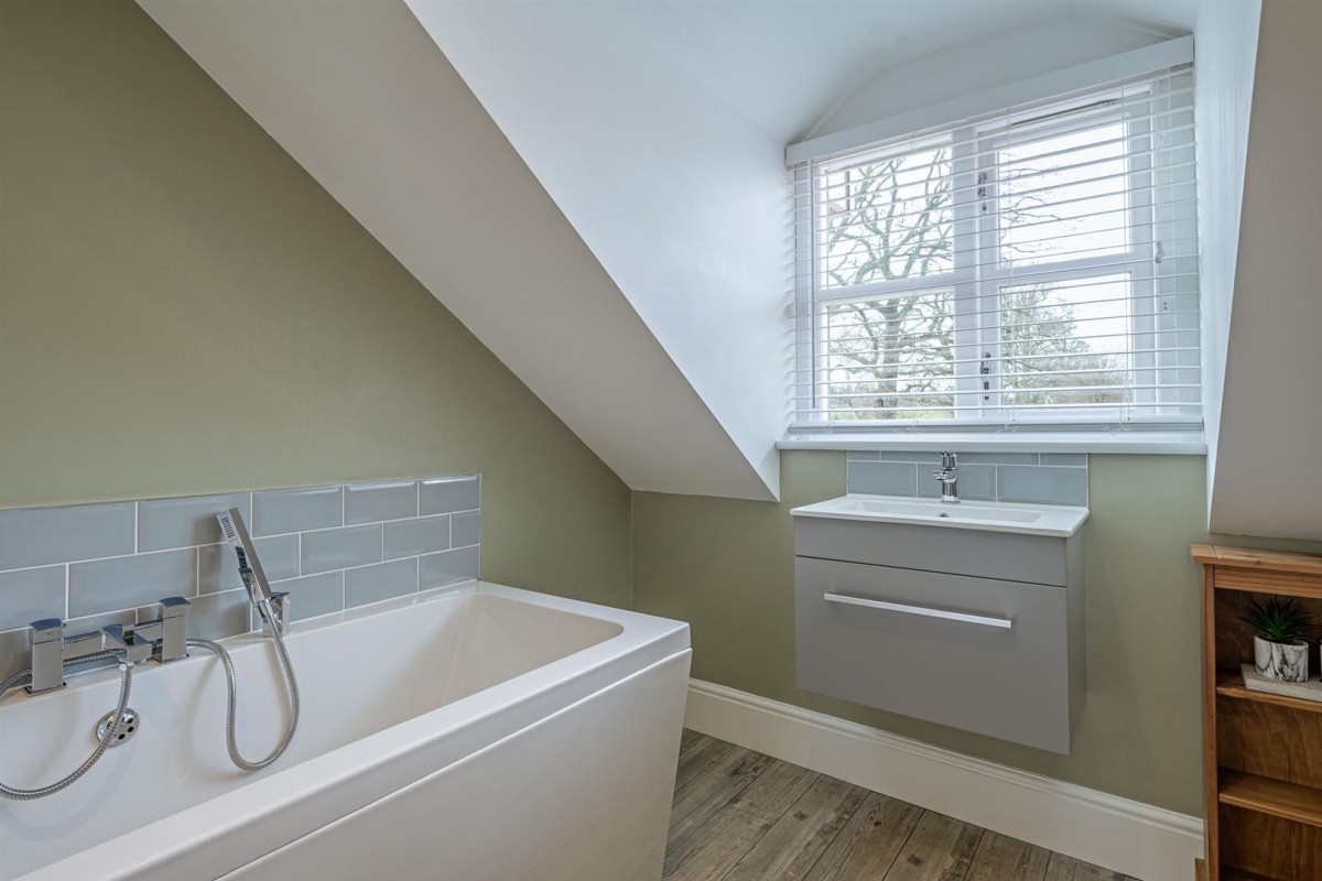 Beehive Bungalow, Sugar Loaf Lane, Iverley, DY7 6PS