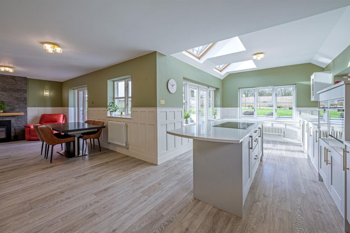 Beehive Bungalow, Sugar Loaf Lane, Iverley, DY7 6PS