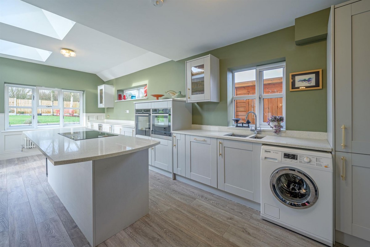 Beehive Bungalow, Sugar Loaf Lane, Iverley, DY7 6PS