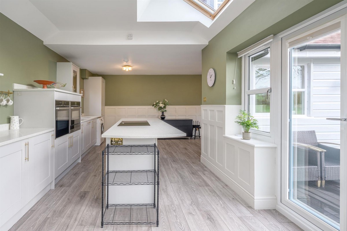 Beehive Bungalow, Sugar Loaf Lane, Iverley, DY7 6PS