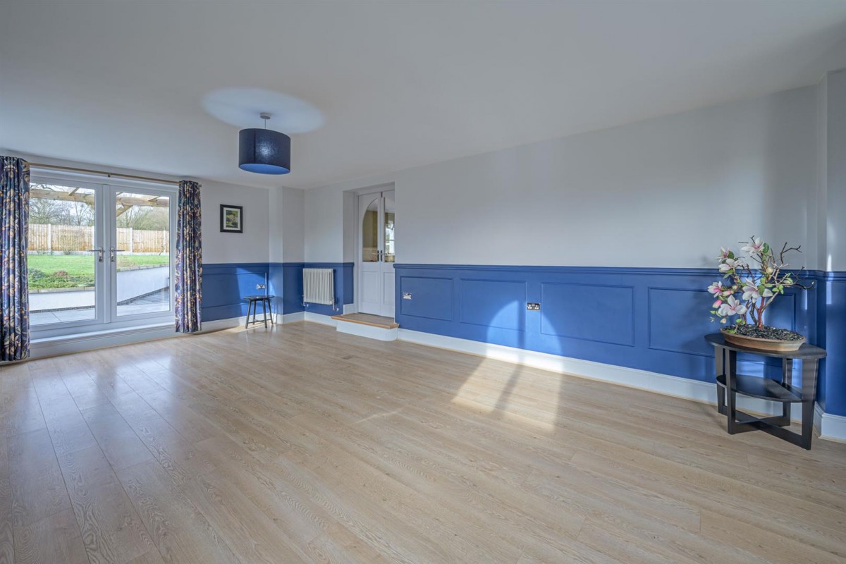 Beehive Bungalow, Sugar Loaf Lane, Iverley, DY7 6PS