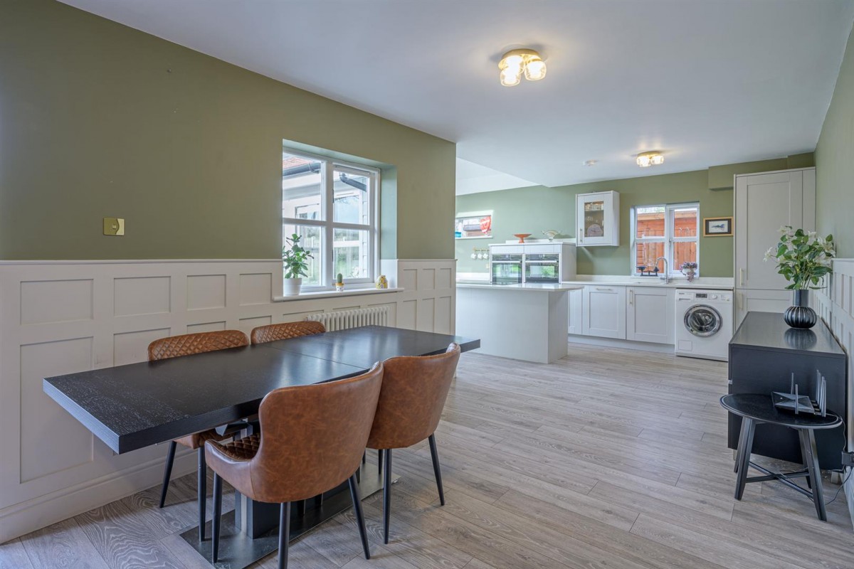 Beehive Bungalow, Sugar Loaf Lane, Iverley, DY7 6PS