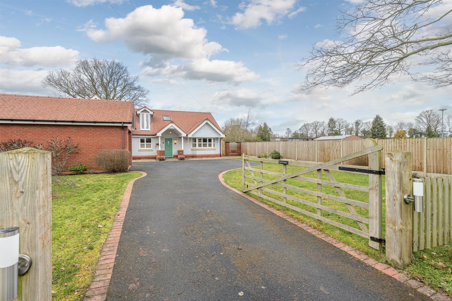 Beehive Bungalow, Sugar Loaf Lane, Iverley, DY7 6PS