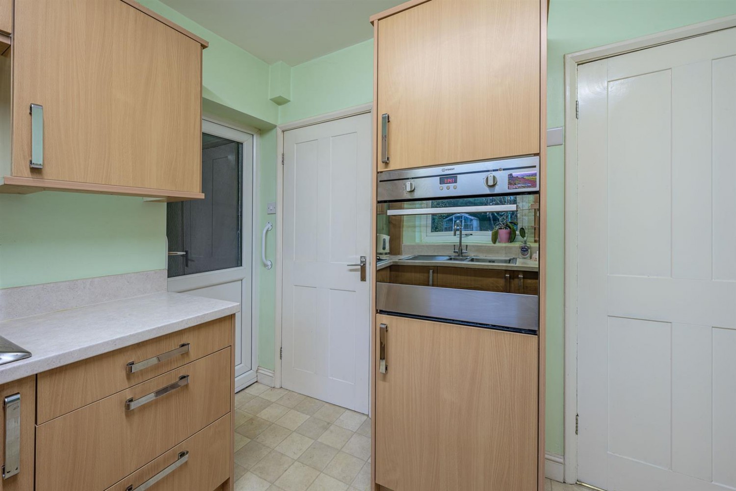 Beachcroft Road, Kingswinford, DY6 0HN