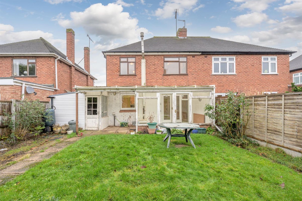 Beachcroft Road, Kingswinford, DY6 0HN