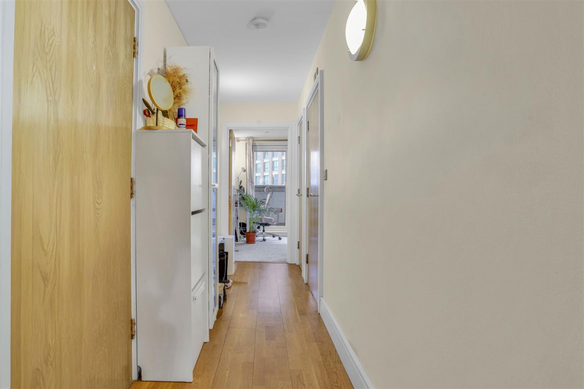 Prestons Road, Canary Wharf E14