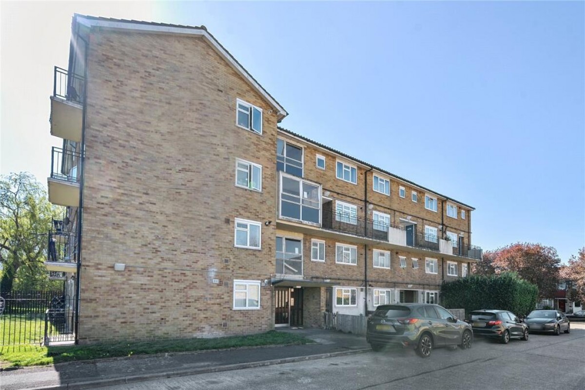 Moston Close, Hayes, Middlesex, UB3 4LP