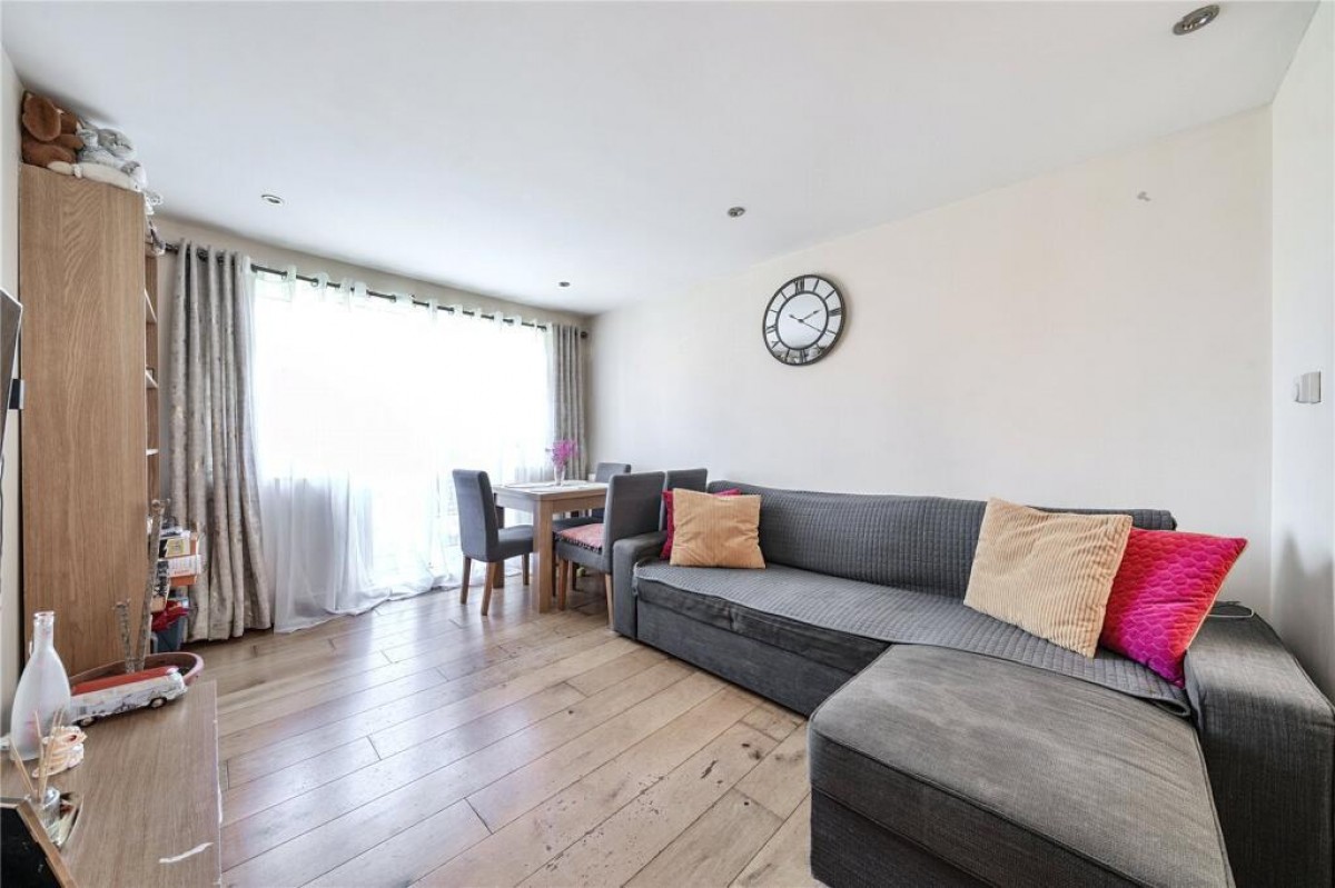 Moston Close, Hayes, Middlesex, UB3 4LP