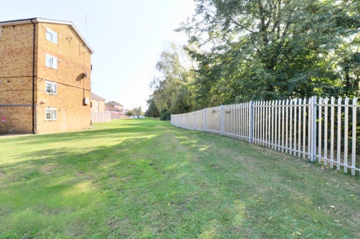 Moston Close, Hayes, Middlesex, UB3 4LP