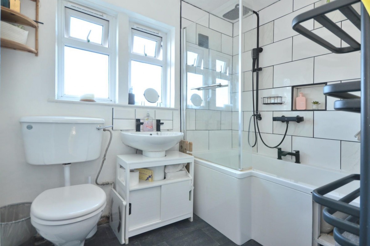 Newland Walk , Bristol, BS13