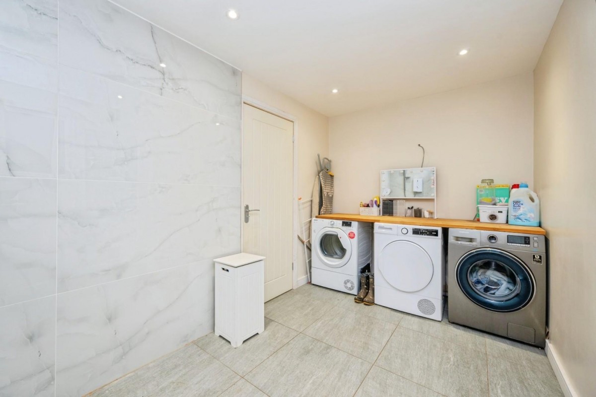 Irving Close, Lichfield