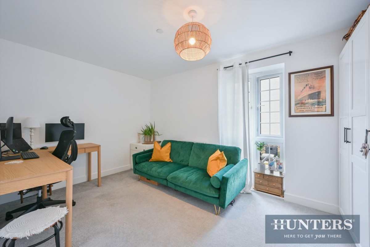 Gunpowder Road, Worcester Park