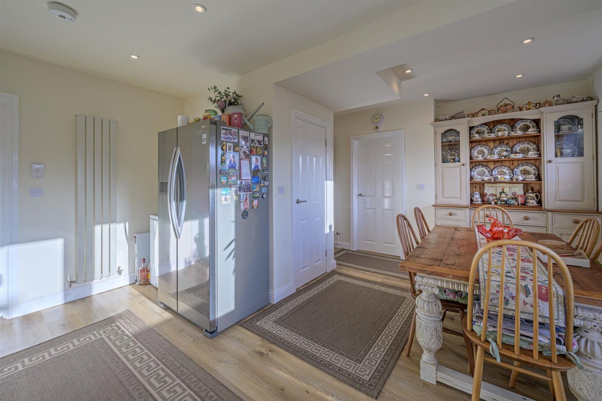 Fairfield Road, Wordsley, DY8 5UJ