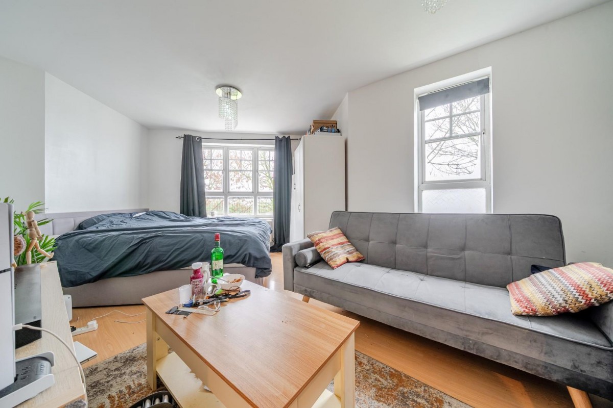 Greenhaven Drive, Thamesmead, London, SE28 8FY