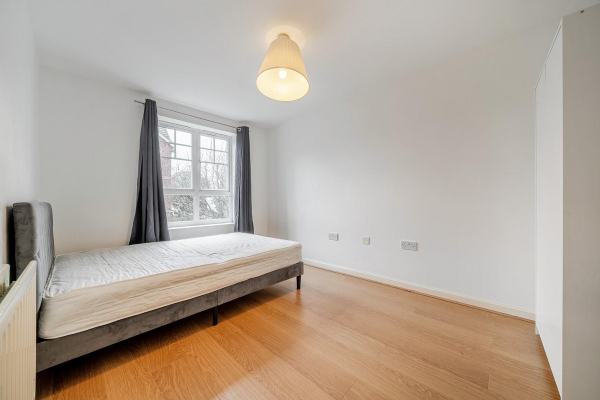 Greenhaven Drive, Thamesmead, London, SE28 8FY