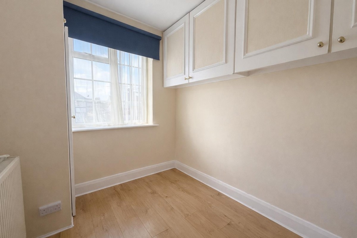 Chatsworth Gardens, New Malden