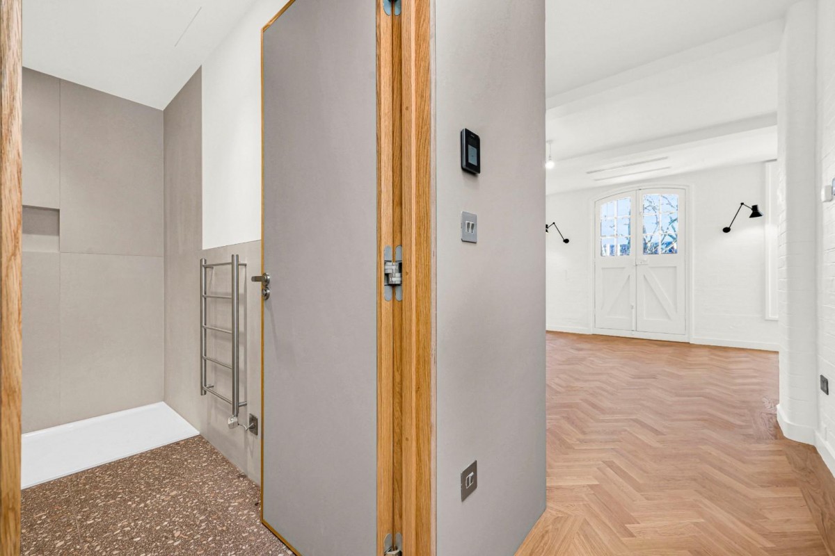 Hoxton Square, Hoxton N1