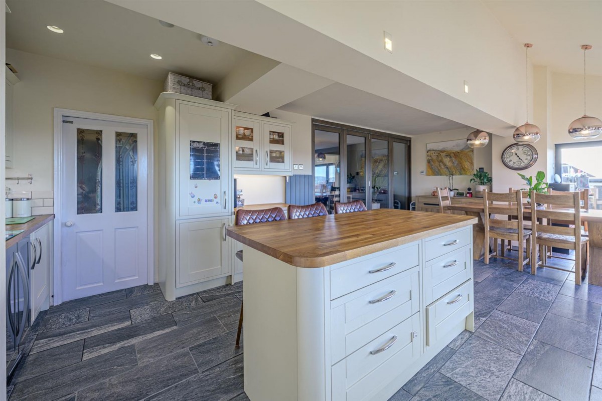 Oak Tree Gardens, Stourbridge, DY8 5YF