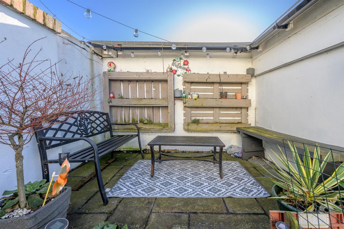 Oak Tree Gardens, Stourbridge, DY8 5YF