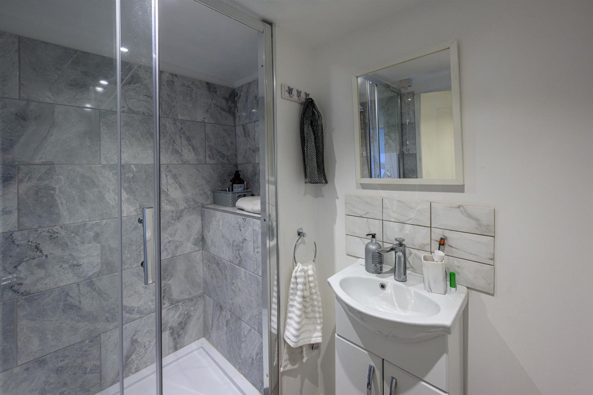 Oak Tree Gardens, Stourbridge, DY8 5YF