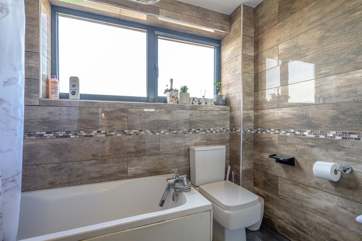 Oak Tree Gardens, Stourbridge, DY8 5YF