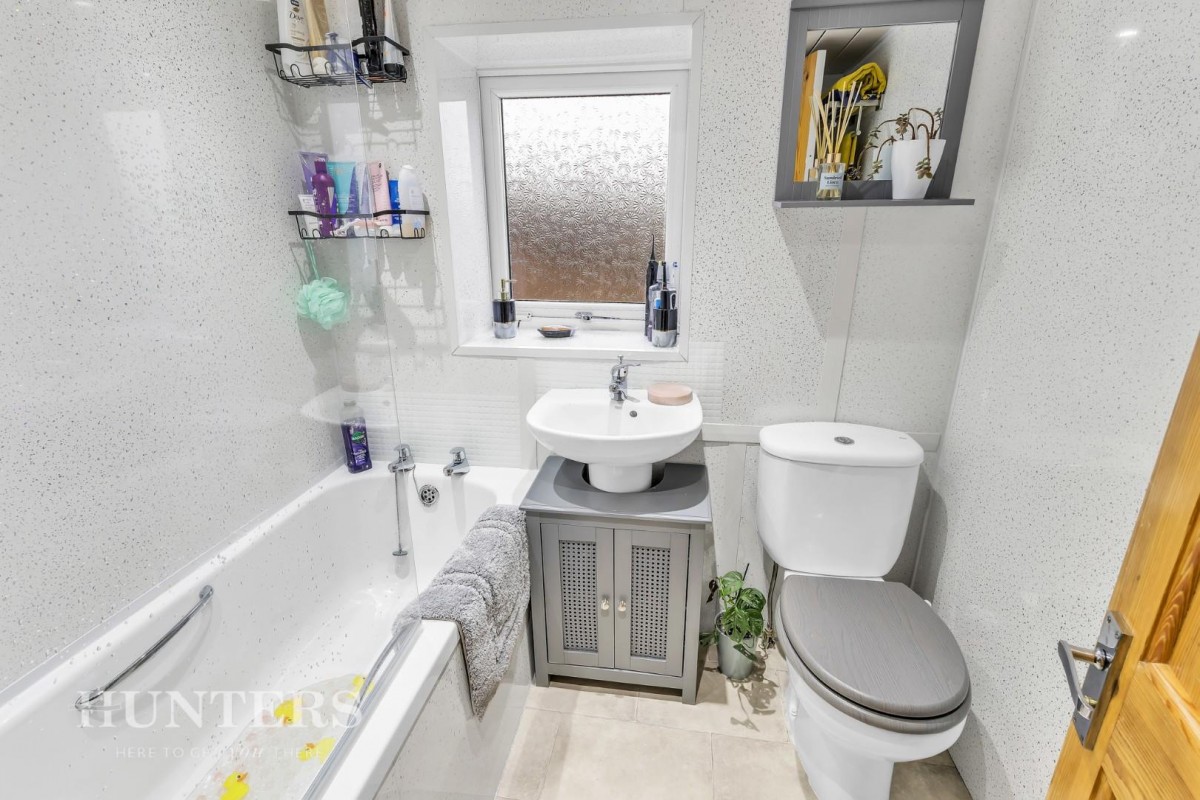 Brown Lodge Street, Smithy Bridge OL15 0EP