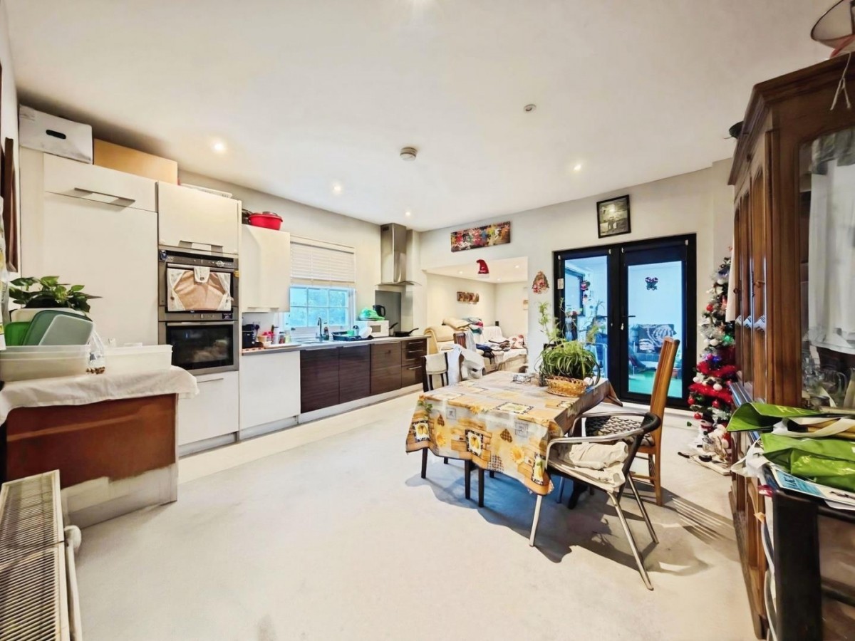 Peach Street, Wokingham