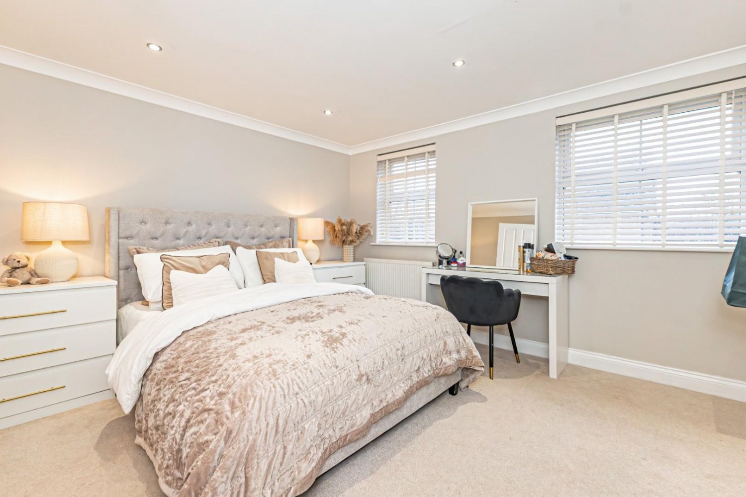 Stratford Close, Aston Clinton