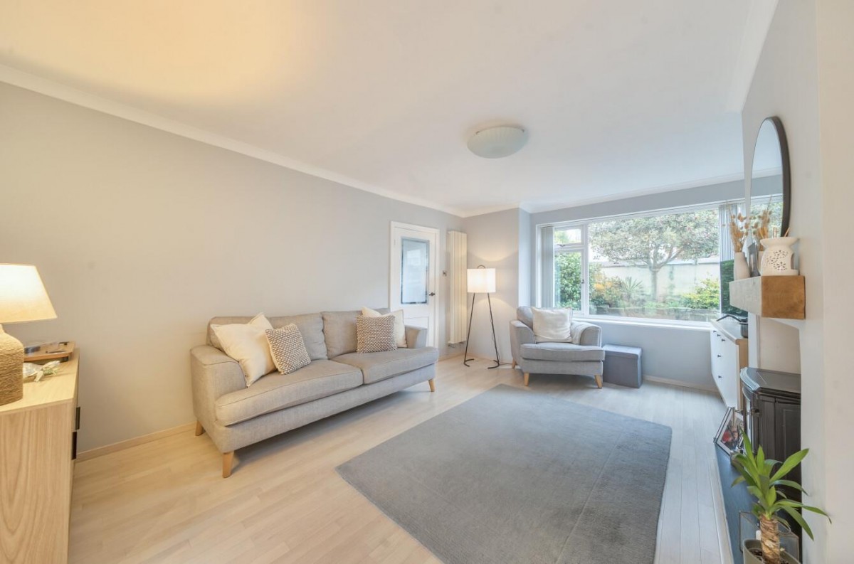 Woodhill Crescent, Cookridge, LS16