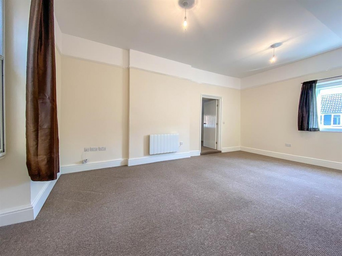 Long Street, Dursley, GL11 4HL