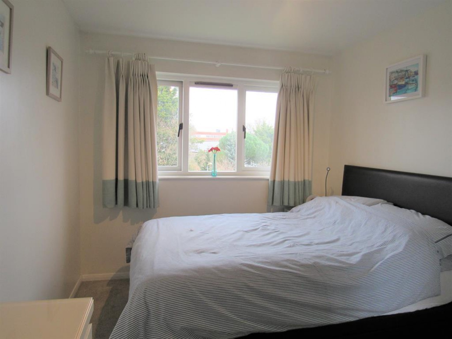 Rossignol Gardens, Carshalton