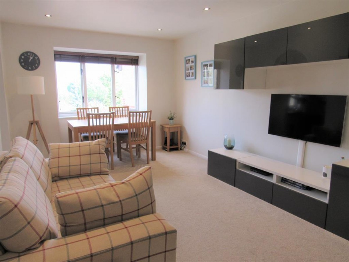 Rossignol Gardens, Carshalton