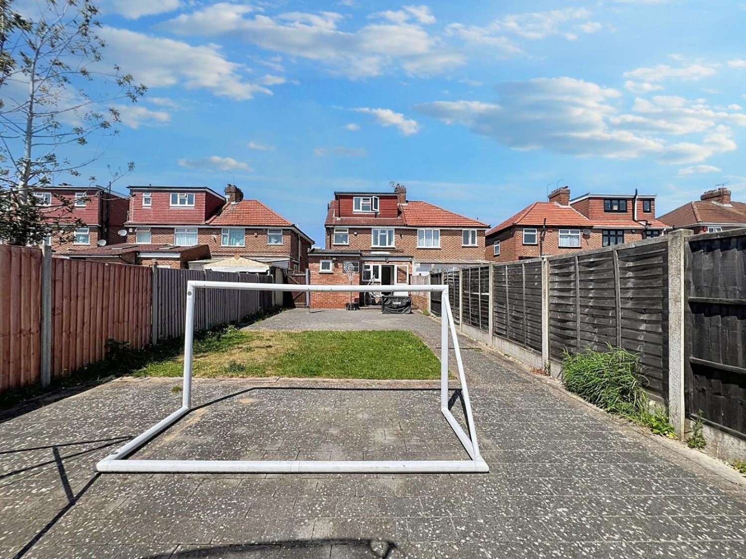 Westleigh Gardens Edgware, HA8