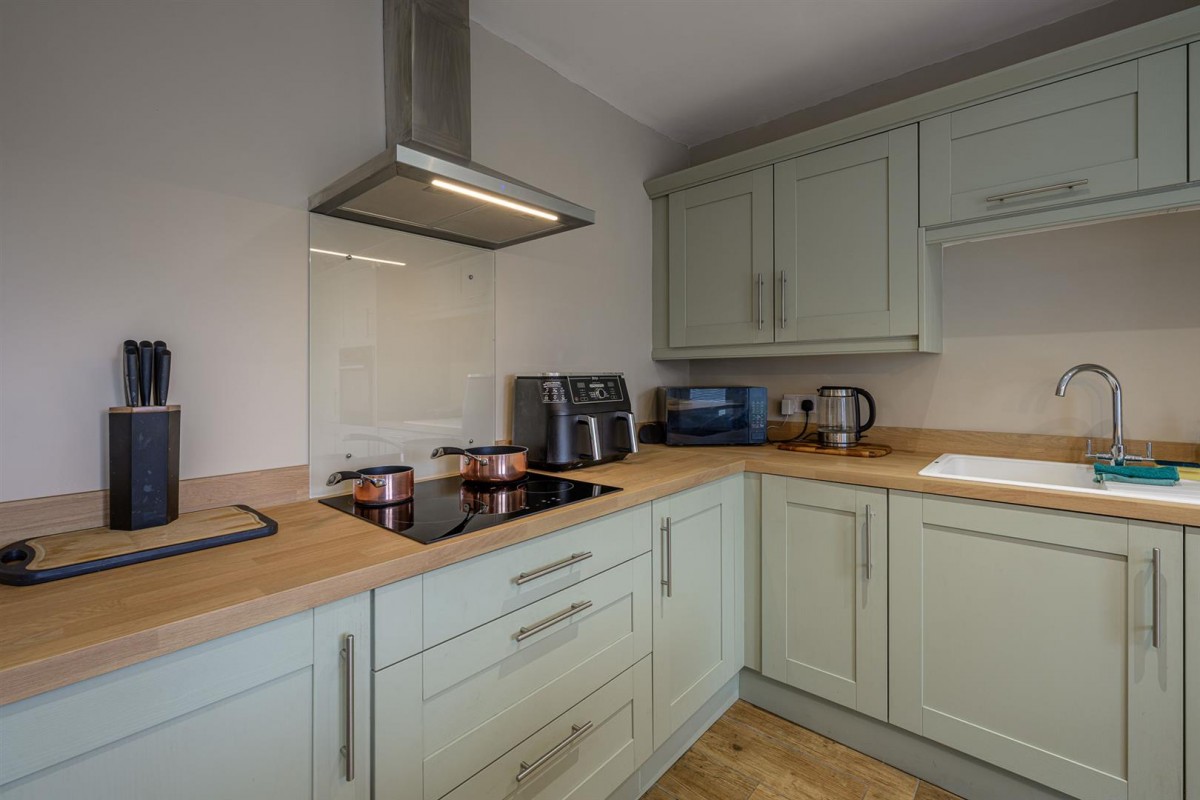 Cedar Close, Norton, Stourbridge, DY8 3JQ