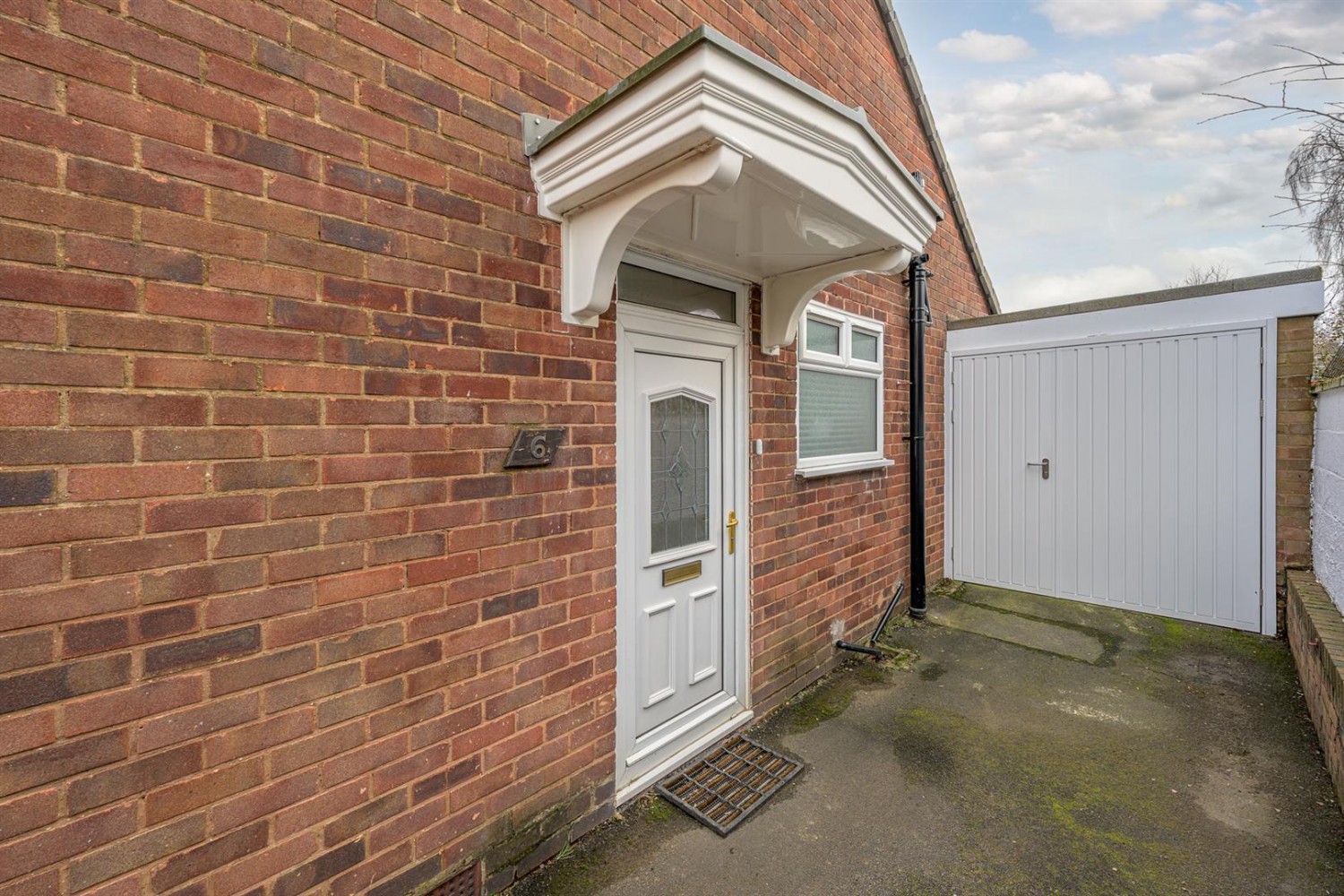 Cedar Close, Norton, Stourbridge, DY8 3JQ