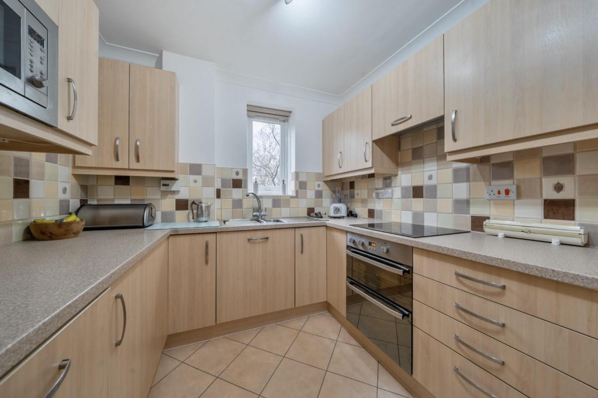 Flat 6, Thornhill 12 Pine Tree Avenue, Boston Spa, Wetherby