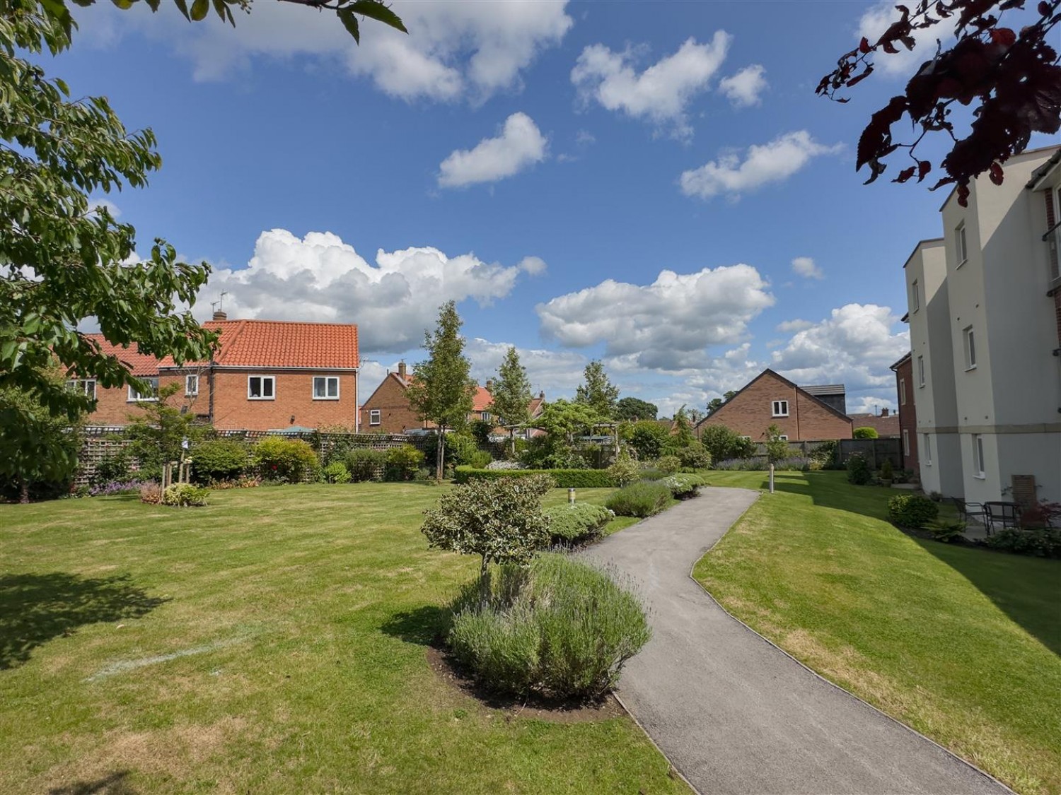 2 bedroom Flat for sale in Stillington Oaks, Easingwold