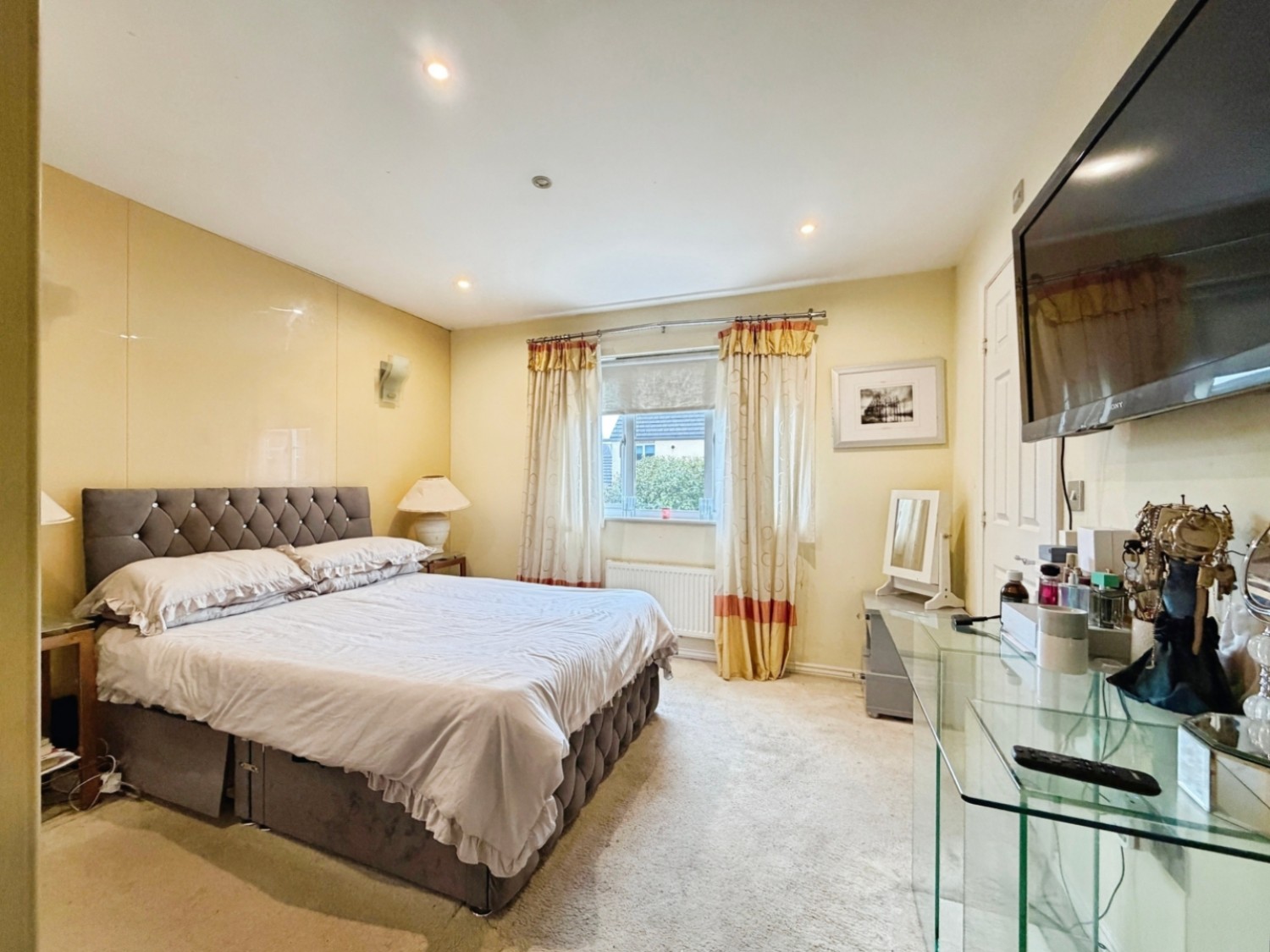 Sir John Fogge Avenue, Repton Park