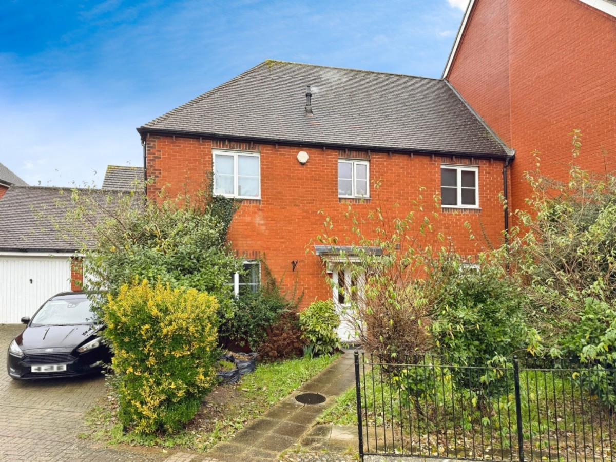 Sir John Fogge Avenue, Repton Park