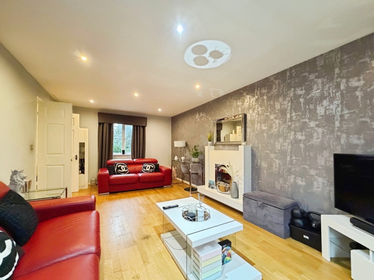 Sir John Fogge Avenue, Repton Park