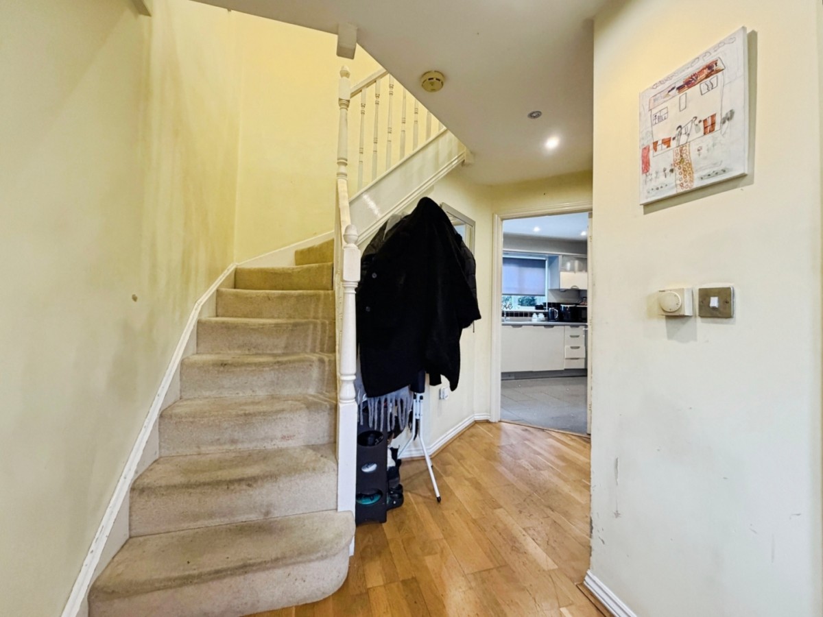 Sir John Fogge Avenue, Repton Park