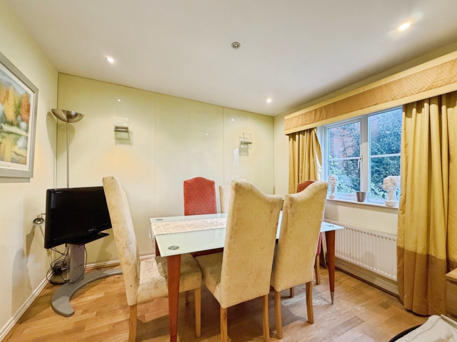 Sir John Fogge Avenue, Repton Park