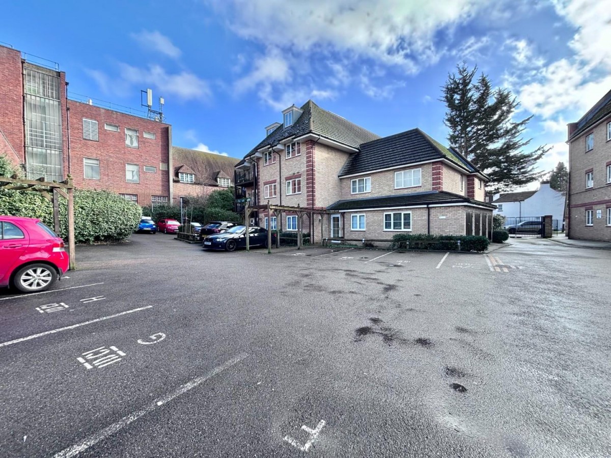 Swan Road, West Drayton