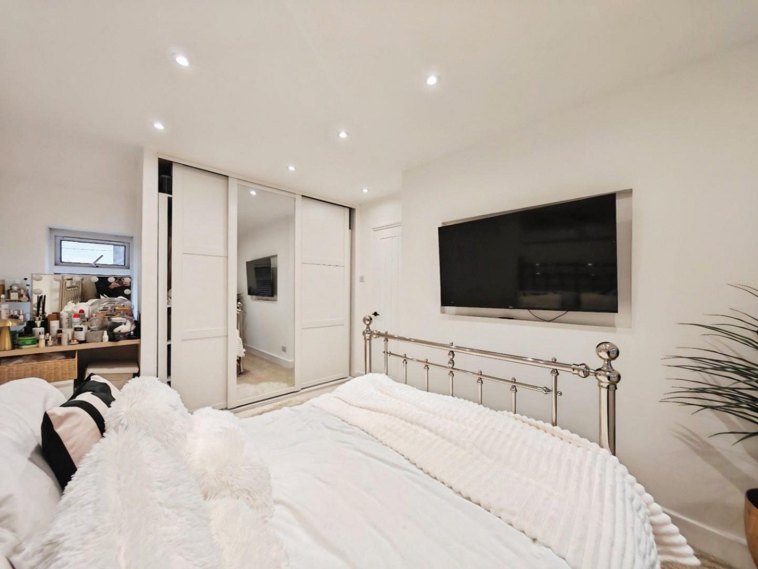 Upper Broadmoor Road, Crowthorne