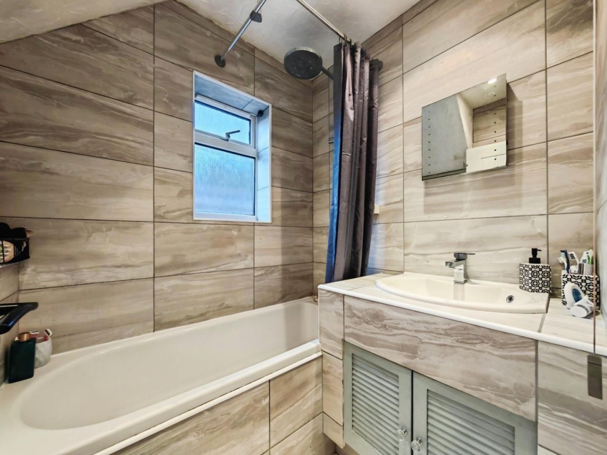 Upper Broadmoor Road, Crowthorne