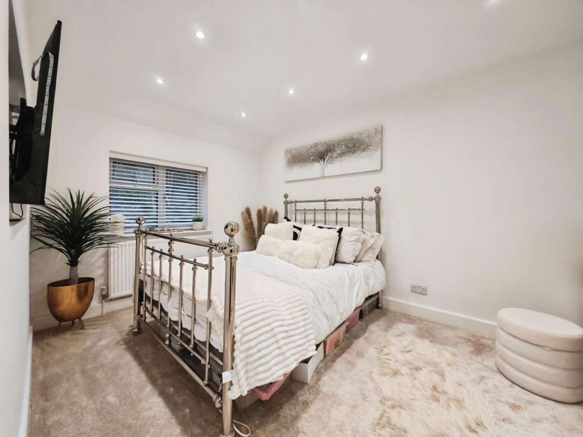 Upper Broadmoor Road, Crowthorne