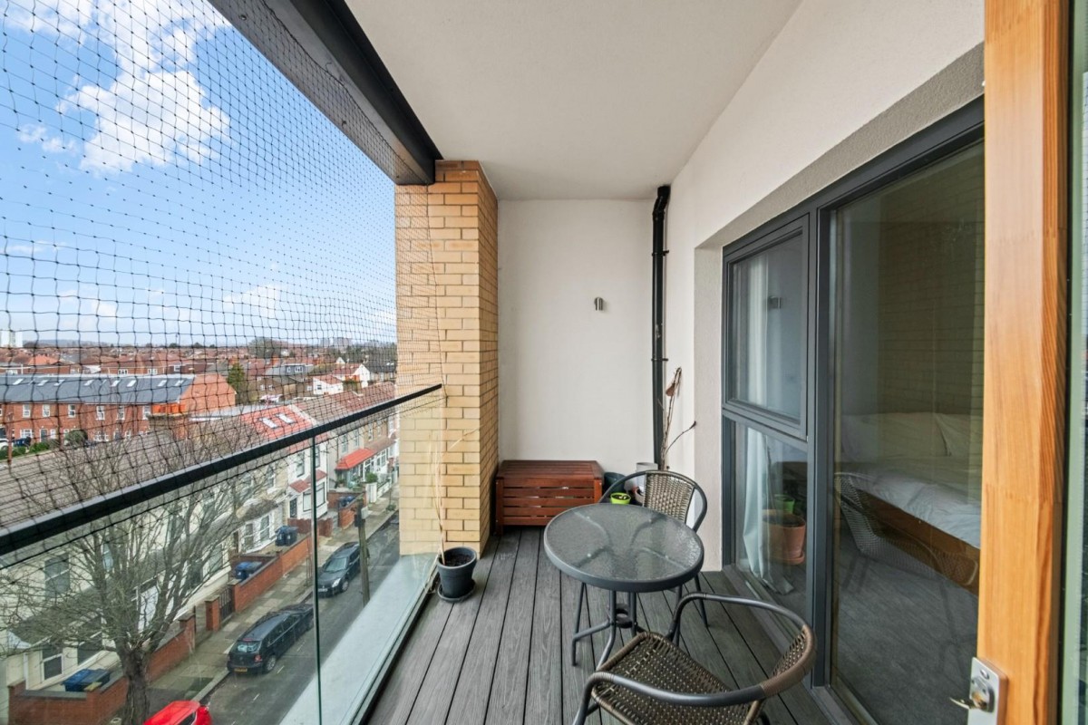 School Passage, Southall