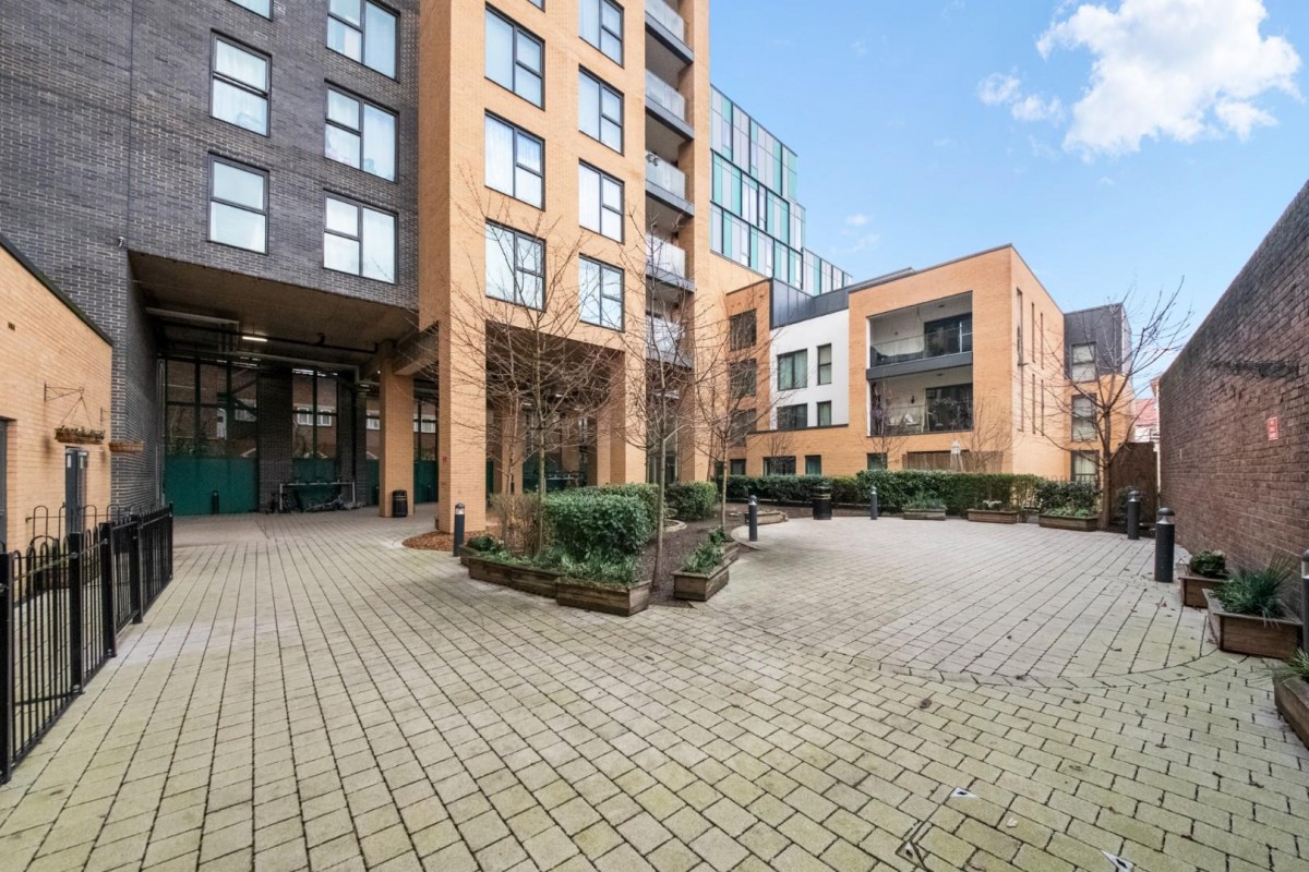 School Passage, Southall