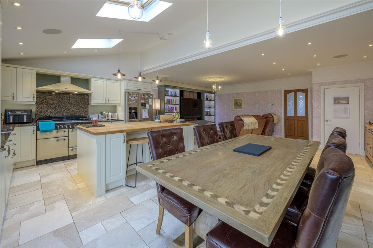 Cot Lane, Kingswinford, DY6 9TY