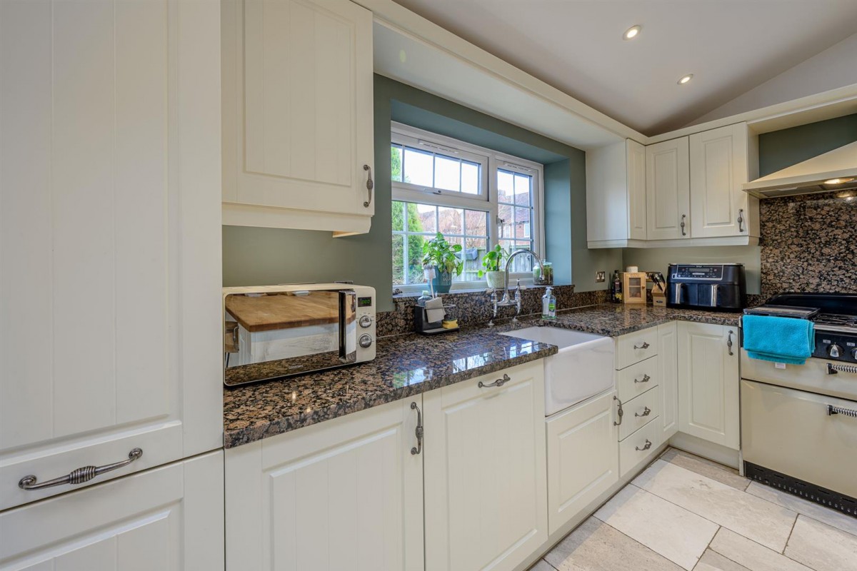 Cot Lane, Kingswinford, DY6 9TY